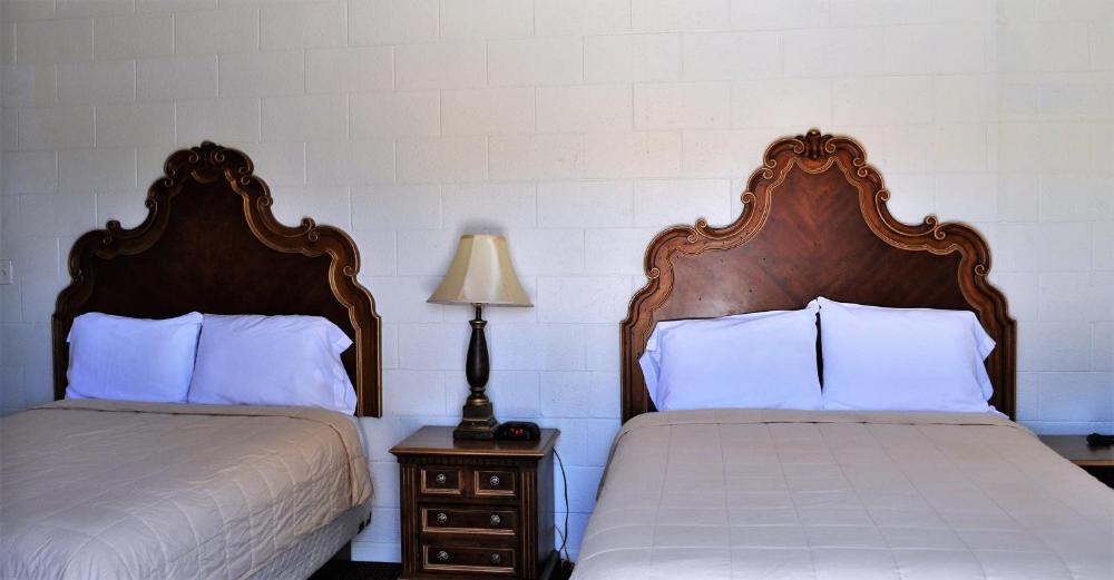 Deluxe Queen Room with Two Queen Beds interior
